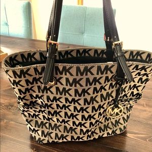 Michael Kors Jet Set Logo Bag